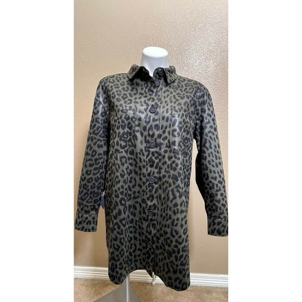 Zara  Animal Print Overshirt, Size xs lapel collar long cuffed Sleeves